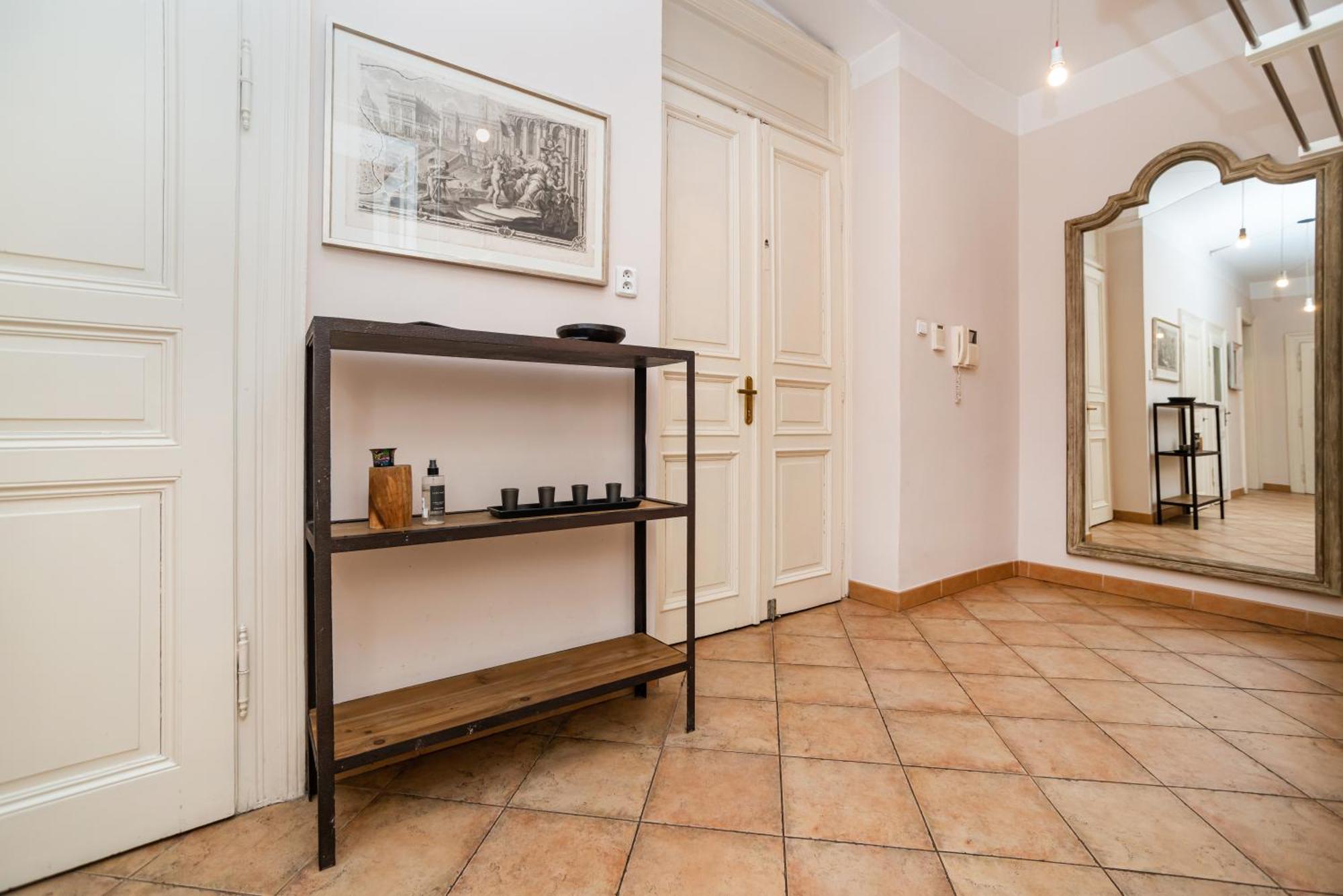 Large And Modern Apartment In The Heart Of Prag Dış mekan fotoğraf